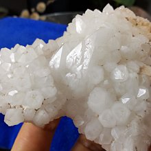 波羅骨幹水晶原礦-......vs.......................................白水晶球 歷史價格詳細信息