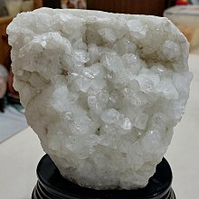 天然原礦白水晶簇～ 淨重约960g，贈底座～好運到水晶坊（A8_11） 歷史價格詳細信息