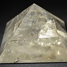 (免運費)白水晶金字塔帶彩虹光，磁場能夠，晶王，擺件，防輻射，招財聚財，開店，淨化消磁，現貨，便宜，天然水晶，送女友 歷史價格詳細信息