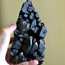 七號礦碧玉四季豆，尺寸27.5*9*5毫米，無裂無雜，標價就8487 歷史價格詳細信息