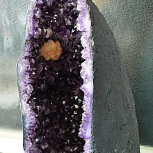 ~shirley水晶~巴西紫水晶洞~32.69公斤~身形端正~藏風聚氣~招財納祥~低價起標! 歷史價格詳細信息