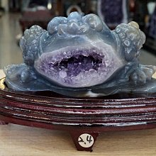 [S.D.小晶洞專賣店]收藏級Q版迷你變種烏拉圭紫水晶洞{罕見原皮.原礦}原石呈現-重:1.3kg 歷史價格詳細信息