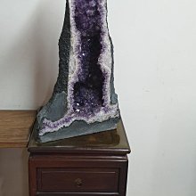 紫水晶『贈座』編號:E025《精品深紫、智慧、華麗、安定、浪漫、水晶洞、安神、布置、居家、典雅、平安吉祥、辦公桌》 歷史價格詳細信息