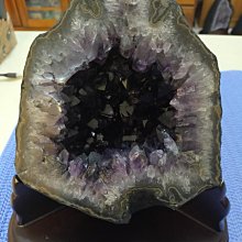 臻品水晶~天然烏拉圭綠幽邊~聚寶盆聚財納氣~開運招正財~聚寶盆紫晶洞 歷史價格詳細信息