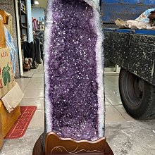 【福藝古玩批發】嚴選 頂級稀有 收藏品 異象晶洞 水晶洞 帶方解石 附實木底座  ~ 040201 歷史價格詳細信息