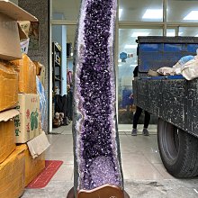 【福藝古玩批發】嚴選 頂級稀有 收藏品 異象晶洞 水晶洞 帶方解石 附實木底座  ~ 040201 歷史價格詳細信息