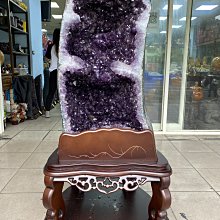 【福藝古玩批發】嚴選 頂級稀有 收藏品 異象晶洞 水晶洞 帶方解石 附實木底座  ~ 040201 歷史價格詳細信息