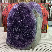 【福藝古玩批發】嚴選 頂級稀有 收藏品 異象晶洞 水晶洞 帶方解石 附實木底座  ~ 040201 歷史價格詳細信息