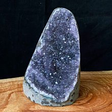 烏拉圭桌上型紫晶鎮擺件 寬9cm x 高12cm x 深7cm x 洞深3cm 重800公克 歷史價格詳細信息