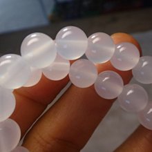 《藍晶寶石玉石特賣區》→〈手鍊系列〉→天然冰種清透月光白玉髓8MM手珠鍊2條→Z200 價格比較,價格查詢,歷史價格詳細信息