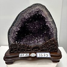 H3256頂級烏拉圭紫水晶洞：含座重：2.6kg  ，含座尺寸：高18cm，寬度14cm，厚度17cm，洞深6cm 歷史價格詳細信息