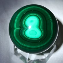 ，天然孔雀石球，重660克，直徑70毫米。，，看好直接拍，謹慎下單，不退。 水晶 擺件 文玩 二手【紫竹齋】767 歷史價格詳細信息