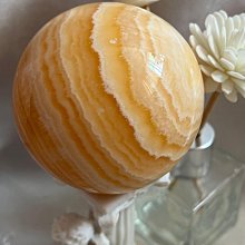 值得珍藏超大片 真正雷擊木辟邪木雷擊木 ~~ 文殊菩薩騎龍像 背面刻大悲咒 ~~ 材質非常堅硬 是上好的雷擊木 ~~ 歷史價格詳細信息