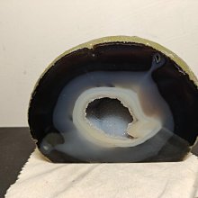 瑪瑙晶洞 細縫蘊藏財富 辦公室擺件 智慧 發財 守財 開運 1811元起標 角落聚氣 光彩鎮氣 歷史價格詳細信息