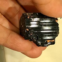 「已售」黑碧璽 原礦 單尖完整 伸縮鏈 天然造型 電氣石 原礦能量石 Black tourmaline H362-6 歷史價格詳細信息