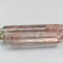 稀有粉藍西瓜碧璽貓眼手串，晶體通透色彩明豔，稀有美物。配件爲18k金.8.5—10.7mm重：23.25g 歷史價格詳細信息