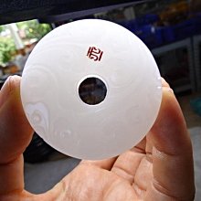 清代羊脂白玉步搖 尺寸：4.85*2.32*0.45 羊脂白玉帶皮或受沁，人見人愛的料子，鑲個金扣戴一輩子也不掉身 歷史價格詳細信息