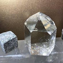 綠高47 徑39 粉紅高47 徑39 小徑26高35 . 台中 實體店面 Under Object 古道具 歷史價格詳細信息