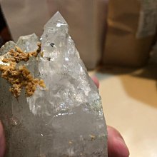 ｛品藏品嚐｝瑤崗仙螢石，水晶與黃鐵礦共生原礦，送龜甲石墊還有加持過的法螺 歷史價格詳細信息