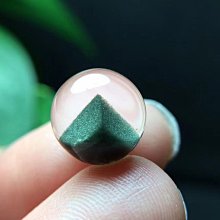 天然綠幽靈金字塔無事牌吊墜，晶體乾淨，招財旺事業 規格約20:11:8mm，此物屬高檔商品 售出不退換 歷史價格詳細信息