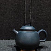 一方，80年代黑玉帶老坑料，純手工雕刻海天萬壽，20132.7，易硯代表石料，主發墨，發墨超細，可與端上3坑-4947 歷史價格詳細信息