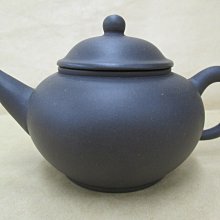 藏寶閣（宜興紫砂） 老茶壺宜興原礦紫砂名家早期吳雲根純手工雲肩如意玉笠壺 Cmhy397 歷史價格詳細信息