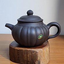 早期作品，老藝人傳統工藝制作，蓋子有芝麻大小小飛皮見圖，原礦紫泥，容量 舊藏 古玩 紫砂壺 二手【豫園古玩】-872 歷史價格詳細信息