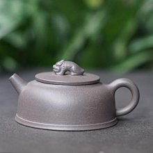 ???? 【德鐘壺】泥料：家藏優質紫泥容量：240cc 作者：姜發林 實力派名家 此壺經典傳統器型，造型 紫砂壺 手工製 名師作品【真棒好物】 歷史價格詳細信息