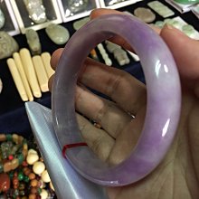 A+天然紫羅蘭 翡翠玉鐲～窄版～㊣圓骨鐲～細版～《菁7款》～手圍17號（舒服），手圍17.5號（合手），內徑55mm寬9mm厚9mm，翡翠手鐲！～｛熊寶貝珠寶｝ 歷史價格詳細信息