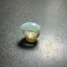 清代翡翠馬鞍戒，全品，包漿渾厚，內壁光滑。內徑：19mm。 舊藏 古玩 翡翠 二手【國際藏館】-242 歷史價格詳細信息