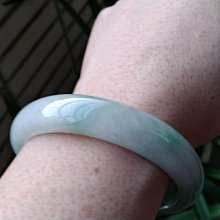 天然緬甸A貨翡翠玉鐲~老坑冰膠綠底~附玉石證書~特價:26800元起標~綠柚紫渼 歷史價格詳細信息