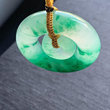 辣陽綠飄墨色花翡翠珠珠  尺寸卡5.25有墨色的色根紋微微黃棉和一點平臺 翡翠 飾品 收藏【二手】【微淵古董】-656 歷史價格詳細信息