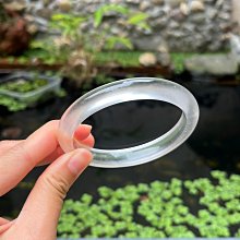 天然水沫玉西柚色冰種手鐲，圈口57.8-13.3-10.4，超級冰透水潤的西柚色，有幾個沙 歷史價格詳細信息