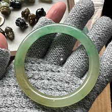 獨龍玉手串 黃加綠 9mm 飄花靈動 整體帶黃加綠 辣陽綠的顏色 上手大氣的款式 入手不虧 歷史價格詳細信息