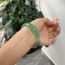 獨龍玉手鐲 滿色系 52圈口 果綠色系 飄花靈動 顏色翠綠偏深 果綠色系 上手超美 性價比 價格比較,價格查詢,歷史價格詳細信息