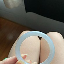 【55圓條】辣陽綠復古圓條翡翠手鐲-11-9.5糯化到糯冰底，種老細膩有水頭。這個陽綠色優 歷史價格詳細信息