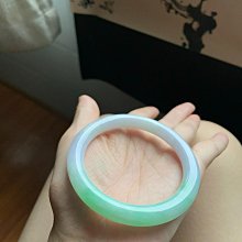【55圓條】辣陽綠復古圓條翡翠手鐲-11-9.5糯化到糯冰底，種老細膩有水頭。這個陽綠色優 歷史價格詳細信息