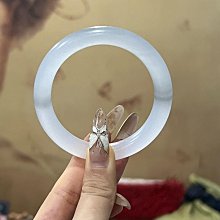 手鐲三個， 品相如圖，是我剛開始搞古玩的時候收的。 新老我也 歷史價格詳細信息