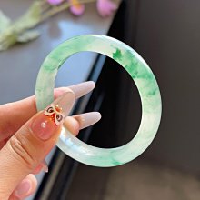 冰翠·54.9圓條新疆天山翠冰翠手鐲玉鐲 冰底山水意境翠，實老物件收藏 全場現貨免運B3 歷史價格詳細信息