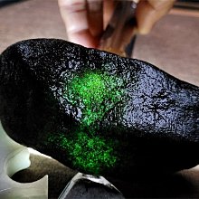 緬甸礦區直收翡翠原石賭石~莫灣基陽綠色料~全賭石~精品會員專區~A158 歷史價格詳細信息