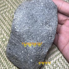 翡翠莫西沙敞口走水路、起綠熒光的小料，玩好種水的小掛件料，重量有113克，挺壓手的，石型 舊藏 古玩 翡翠 二手【快樂真棒】-5630 歷史價格詳細信息