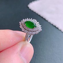 #手鐲天然翡翠手鐲，冰綠辣陽綠圈超大圈口圓條這個同料5只，在檔口那珠寶燈下看過去，一眼中大 孤品文玩一物一圖 歷史價格詳細信息