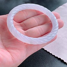 天然A貨翡翠手鐲，白月光正圈手鐲，自然光拍攝，底子很水頭，完美，帶證書發貨，支持全國復檢不 歷史價格詳細信息