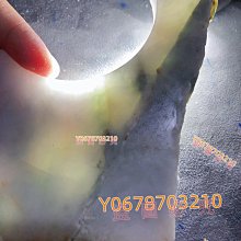 天然翡翠原石、桃花粉春、飄花雙彩料，水長肉細，皮革完整、有大裂但不影響取件。 重量有158克 舊藏 古玩 翡翠 二手【快樂真棒】-5667 歷史價格詳細信息