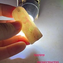 天然緬料翡翠練手料邊料掛件料練手料，尺寸78*41*15 翡翠 原石 擺件【怡雅館】二手-1649 歷史價格詳細信息
