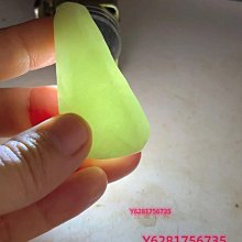 天然緬料翡翠練手料邊料掛件料練手料，尺寸78*41*15 翡翠 原石 擺件【怡雅館】二手-1649 歷史價格詳細信息