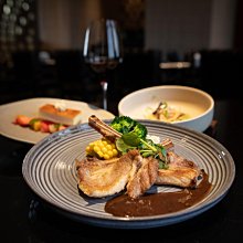 高雄 H2O水京棧國際酒店『豪華雙人房住宿+早餐+設施』 歷史價格詳細信息