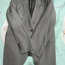 歐碼54【CERRUTI 1881】夏綠蒂黑標灰色細橘條紋單排三扣西裝上衣 歷史價格詳細信息