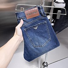 ARMANI阿瑪尼  2024春夏最新款時尚圓領短袖T恤，絲光棉面料，上身涼爽，貼膚舒適，吸汗透氣，耐看又好穿，logo徽章定位印 NO28378 歷史價格詳細信息