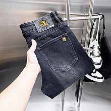 VERSACE范思哲 2024春夏新款歐洲專柜爆款 頂級GW款 時尚名星網紅款休閑短袖T恤（微闊版）尺碼：M~3XL(115～斤可 NO15691 歷史價格詳細信息